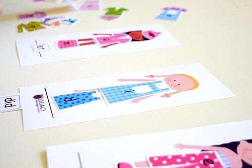 21 Ideas for Five Year Old Gifts- Paper Doll Set