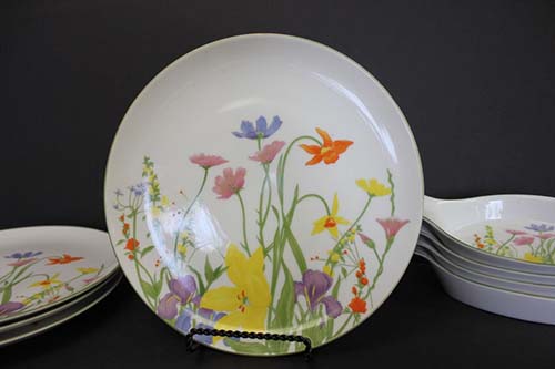 Vintage Day Lily Plates - 20th Anniversary Gifts