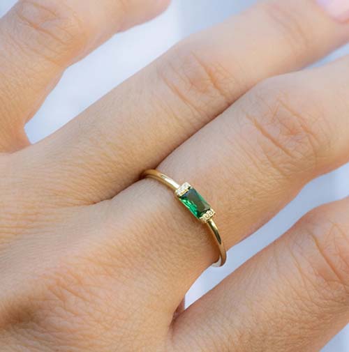 35th Anniversary Gifts - Minimalistic Emerald Ring