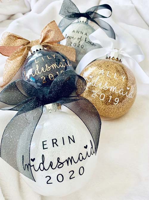 Glitter ornaments for your bridal party