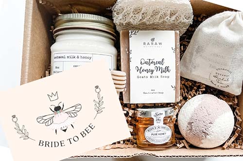Bridal Shower Gifts - bride to be gift set