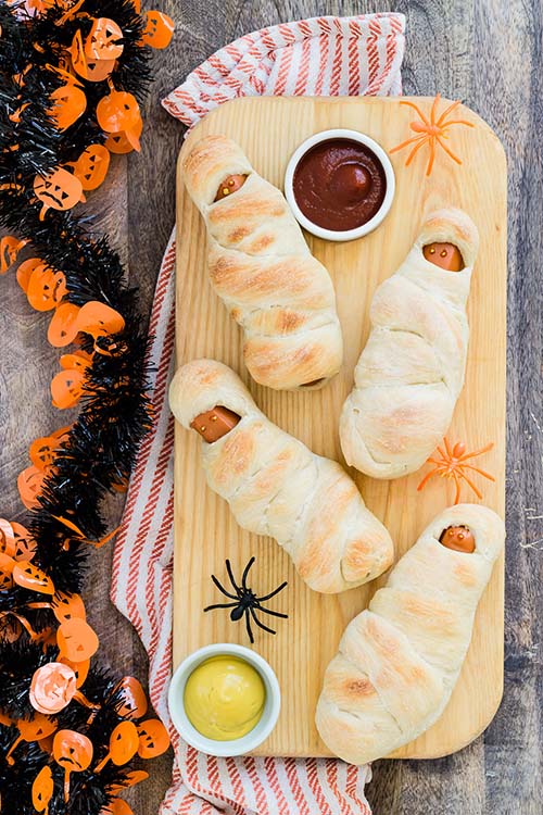 Halloween Date Ideas: Mummy Dogs