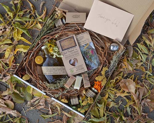 eco-friendly gifts - organic goodie box