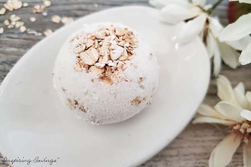 DIY Christmas Stocking Gifts - Soothing oatmeal bath bomb