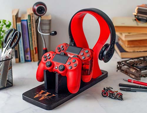 Christmas gifts for gamers - personalized controller stand