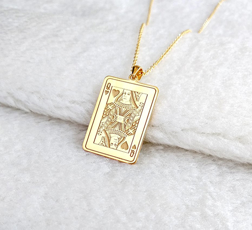 queens of hearts necklace