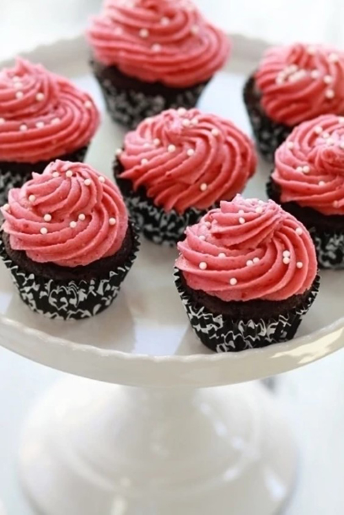 Valentine's Day Chocolate Raspberry Cupcakes (+ Free Bookmark Printable)