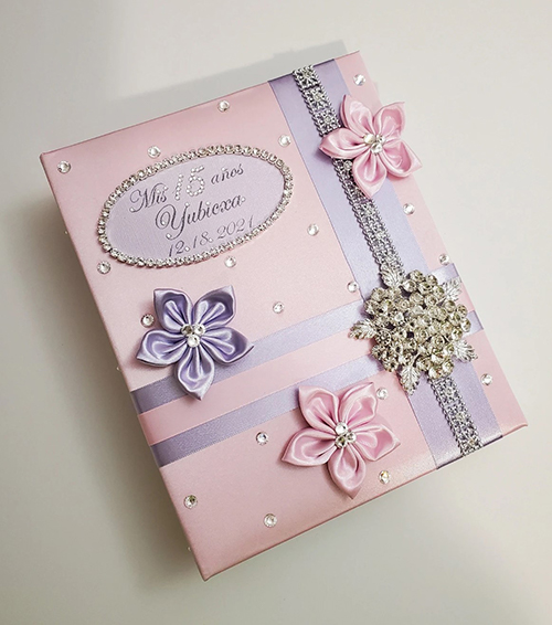 Customized Quineañera Photo Album