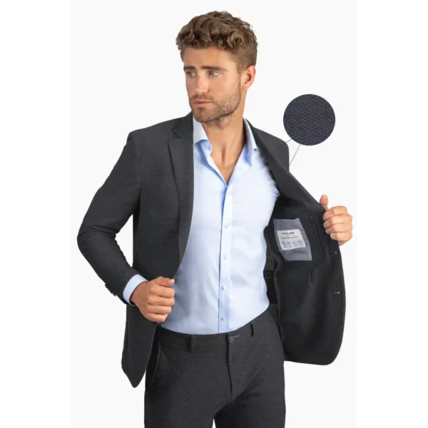 Breathable and stylish suit