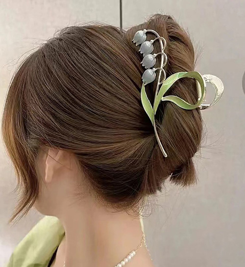 Lily of the Orchid Hair Claw