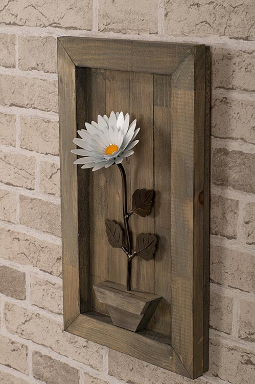 Wooden Framed Daisy