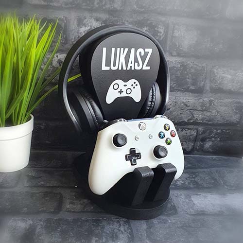 Personalized Controller Stand - gifts for gamers